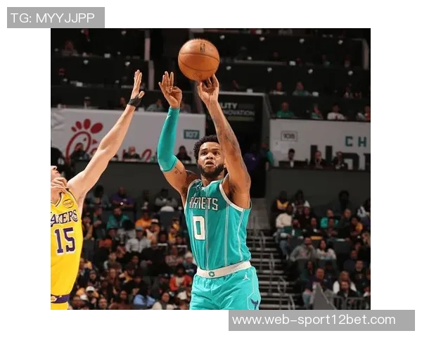 迈尔斯布里奇斯外线表现不佳21投8中贡献21分5篮板5助攻